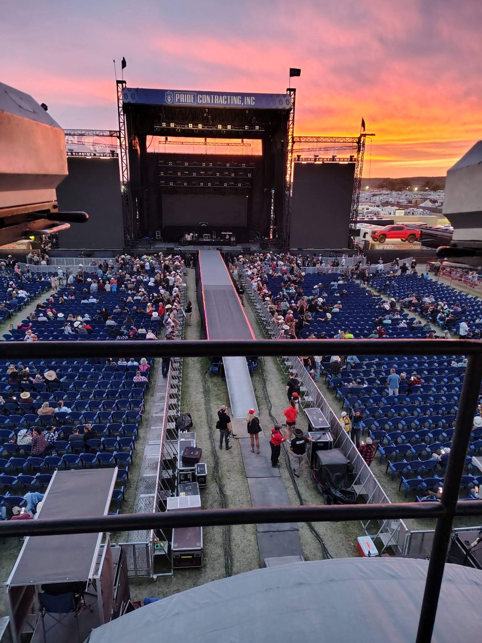 Country Thunder Spotlight Operations